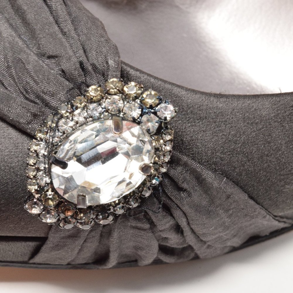 Badgley Mischka Heels Closed Toe Satin Jewel 6.5 - Picture 4 of 16